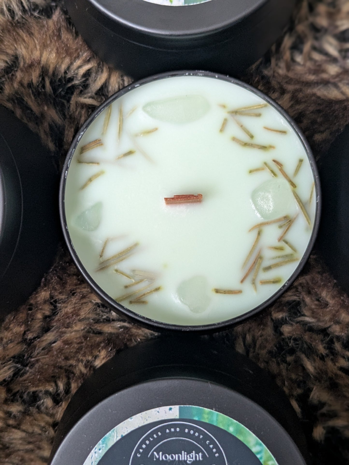 * 1 left * Seasonal (Spring): Morning dew / 4oz / wood
