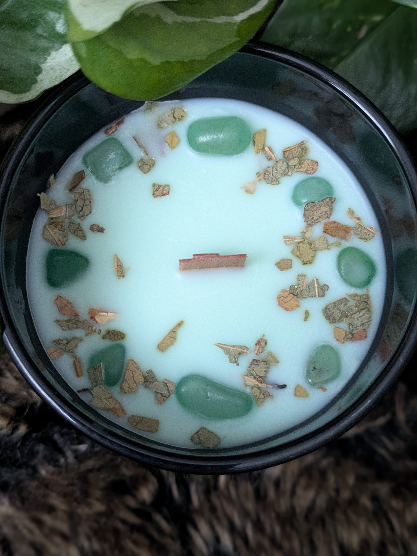 * 1 left * Regular scent : Mint and eucalyptus / 10oz / wood