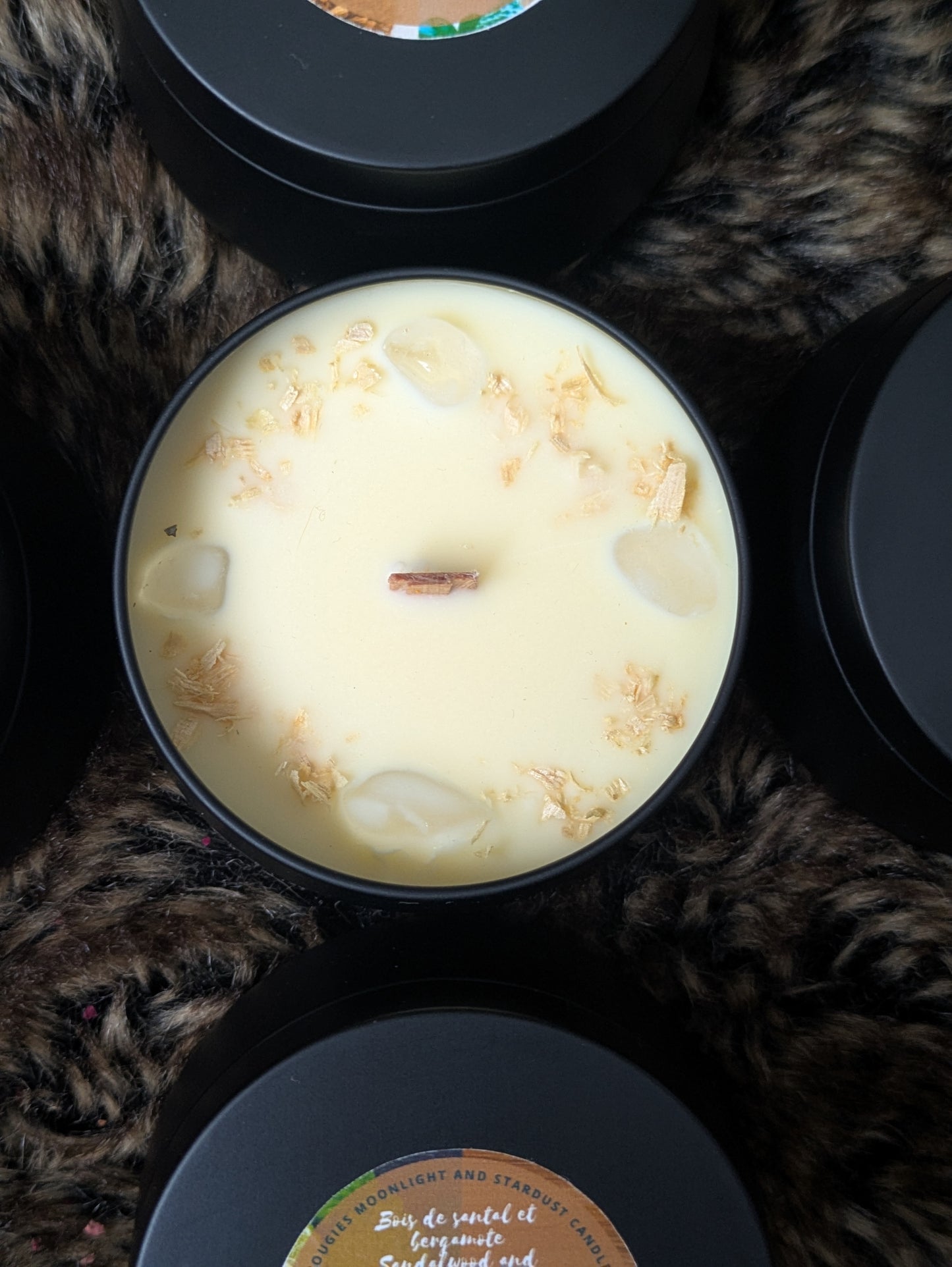 * 6 left * Seasonal (Winter): Sandalwood and berfamot / 4oz / wood